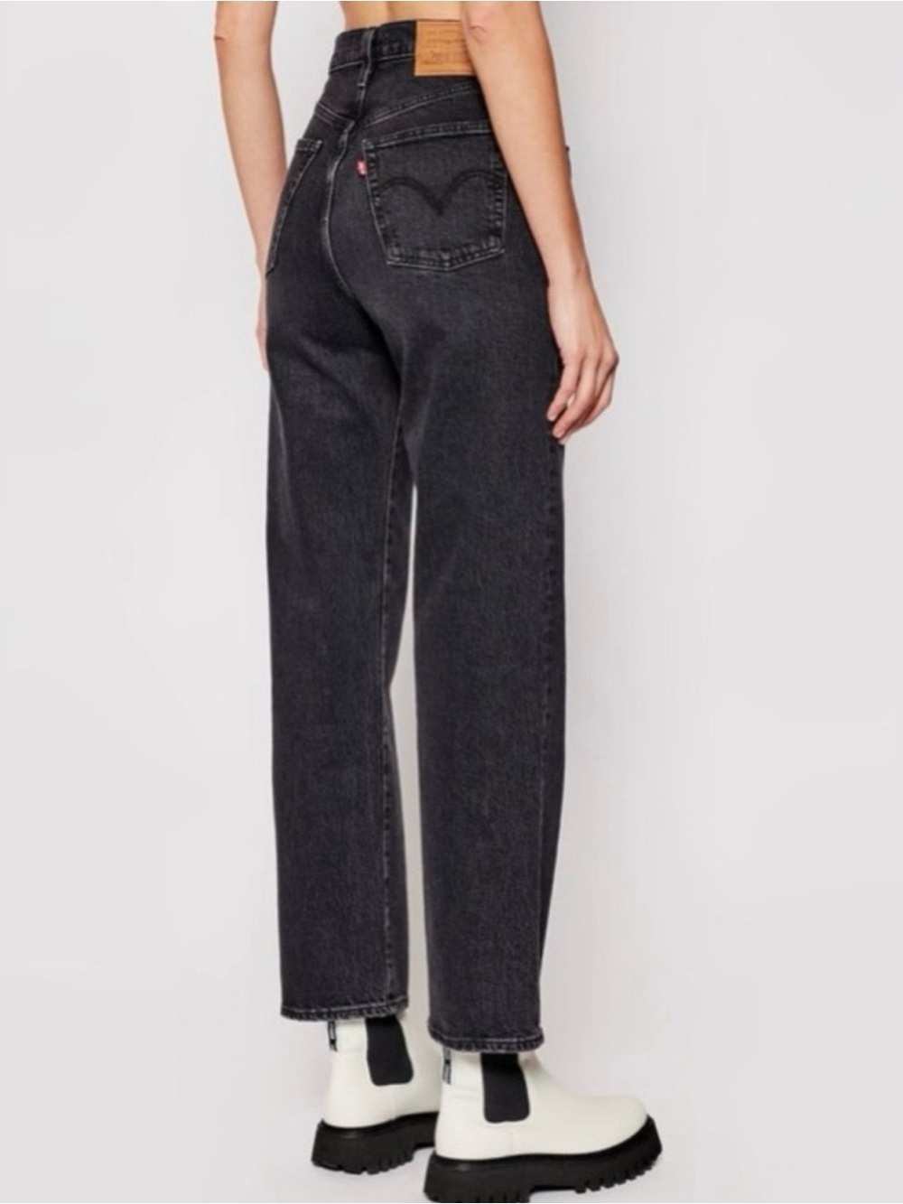 Levi's Ribcage Straight Ankle High-Rise Straight
Leg Size 27